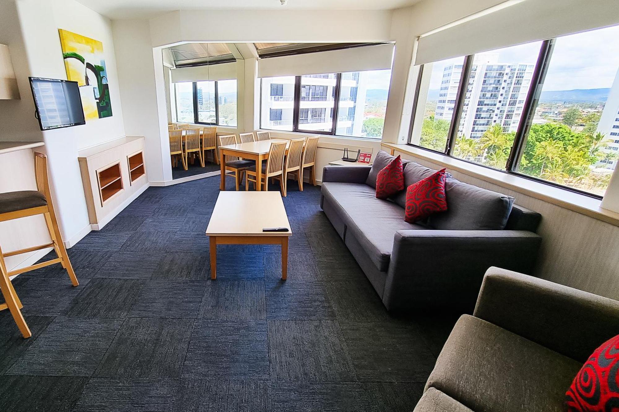 Tiki Hotel Apartments Surfers Paradise Голд-Кост Экстерьер фото
