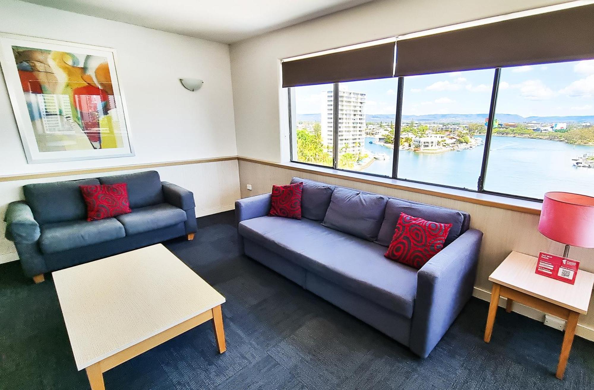 Tiki Hotel Apartments Surfers Paradise Голд-Кост Экстерьер фото