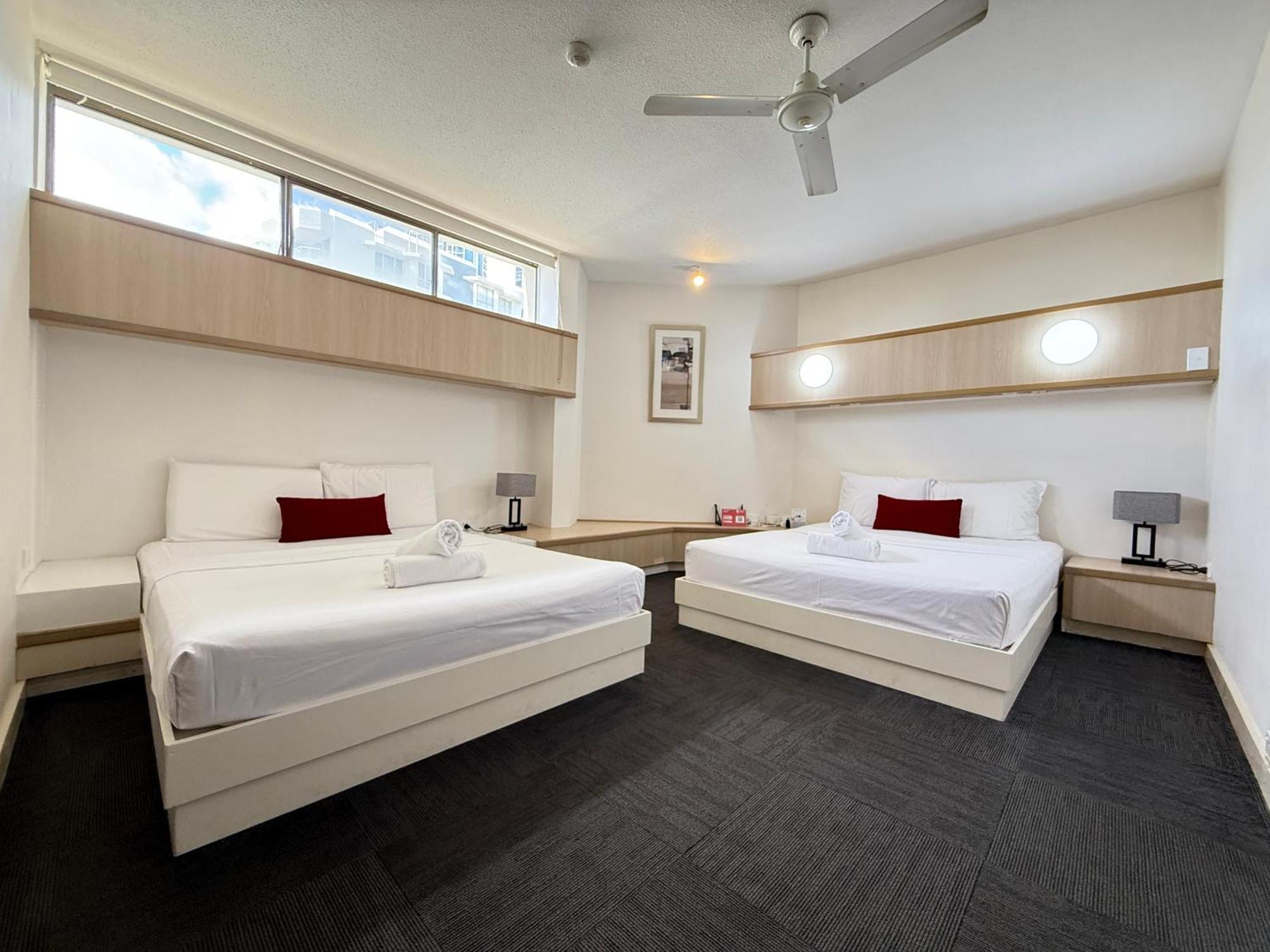 Tiki Hotel Apartments Surfers Paradise Голд-Кост Экстерьер фото