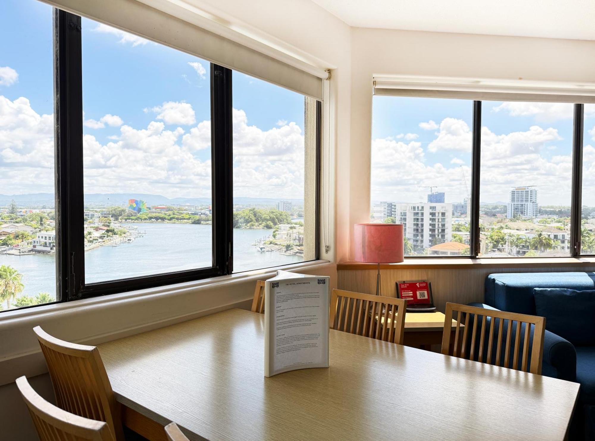 Tiki Hotel Apartments Surfers Paradise Голд-Кост Экстерьер фото