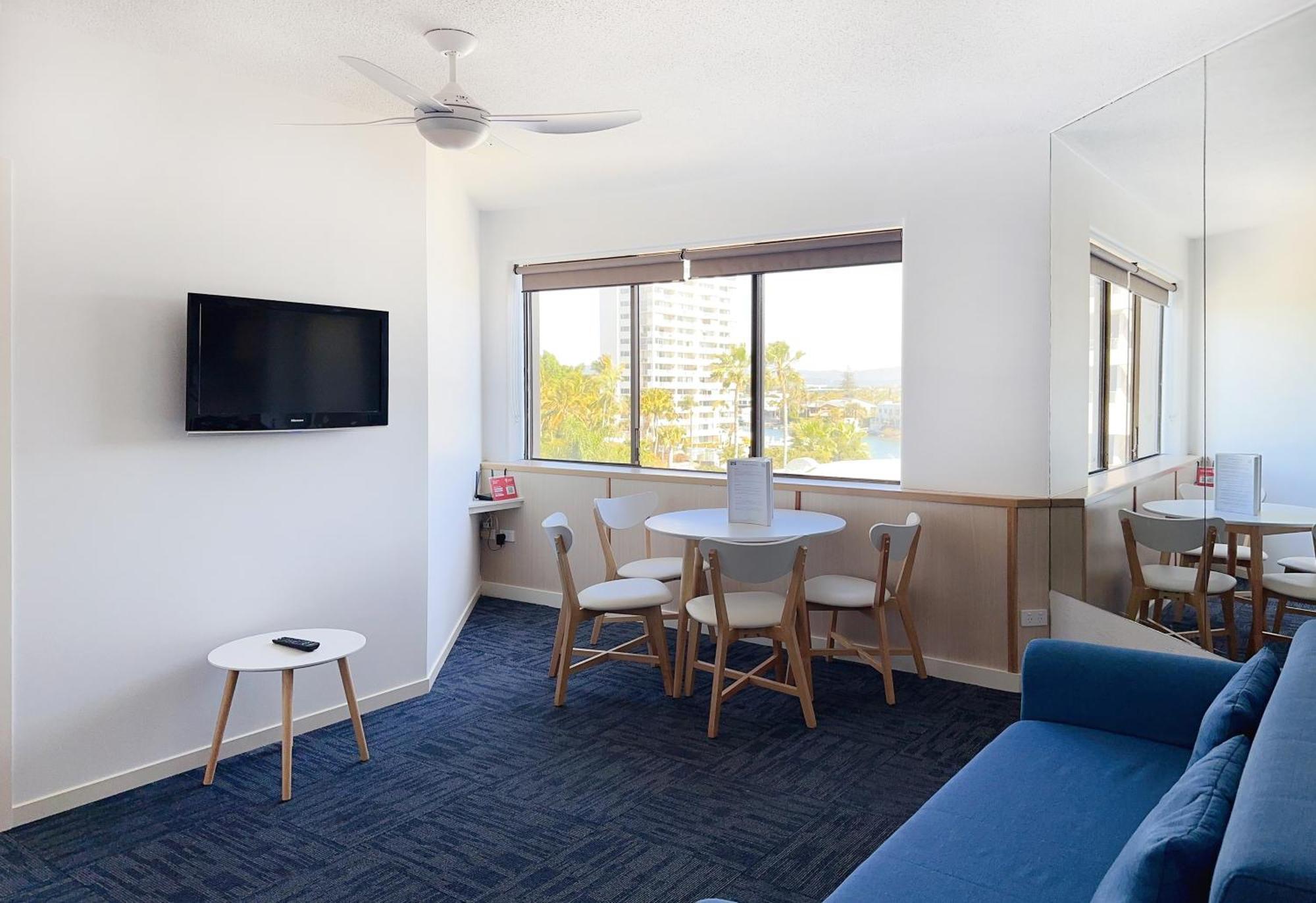 Tiki Hotel Apartments Surfers Paradise Голд-Кост Экстерьер фото