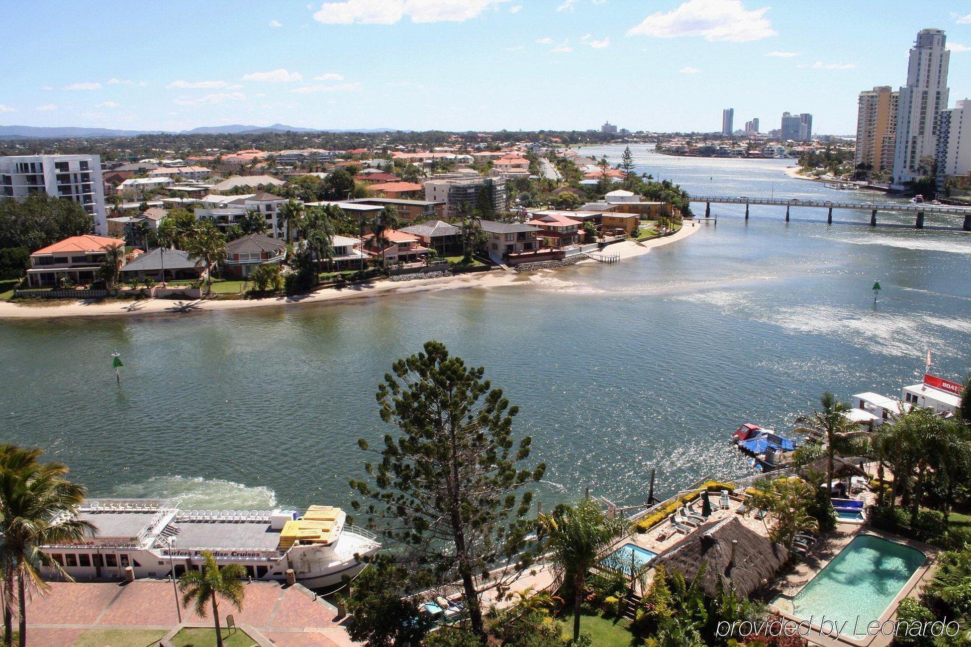 Tiki Hotel Apartments Surfers Paradise Голд-Кост Экстерьер фото