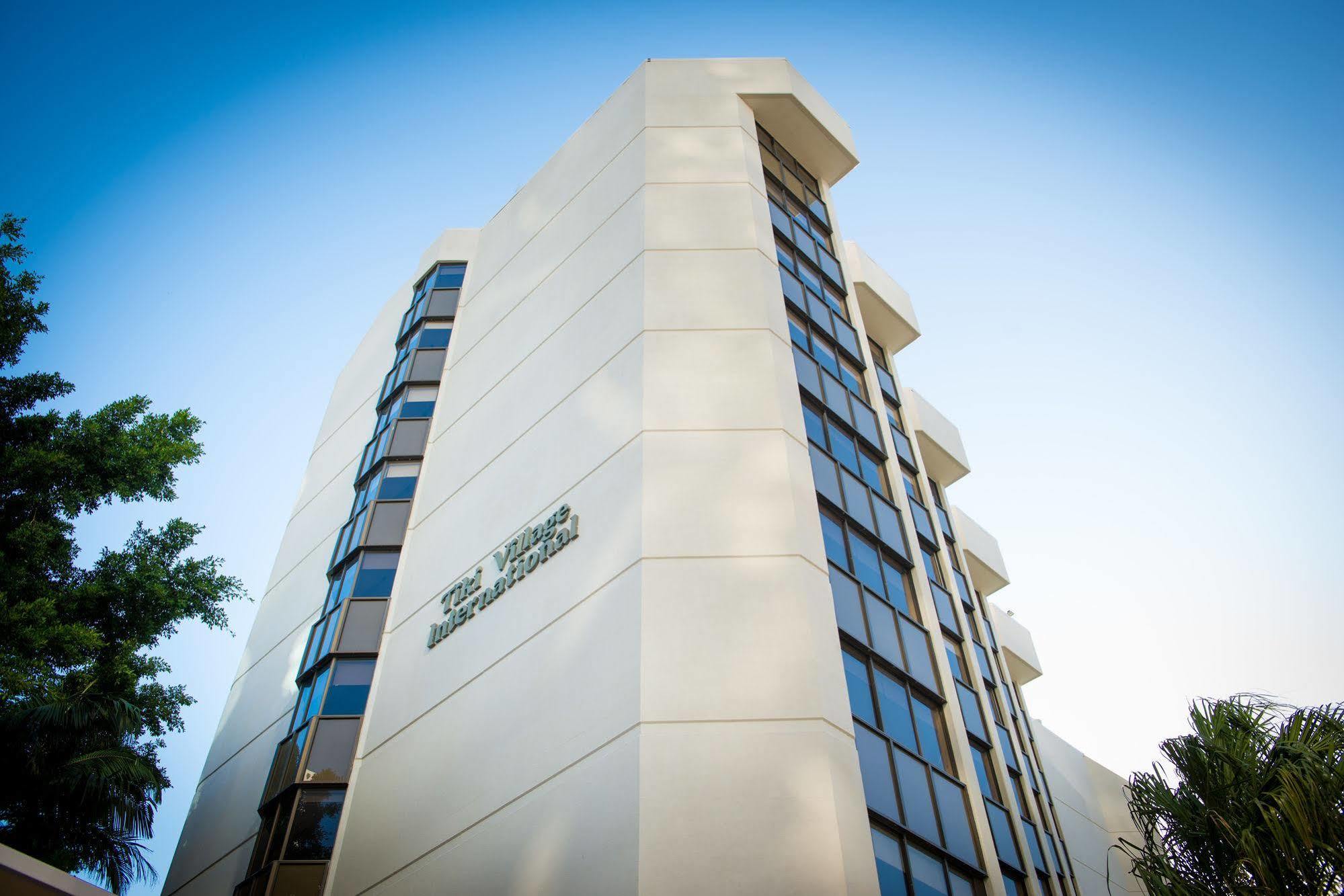 Tiki Hotel Apartments Surfers Paradise Голд-Кост Экстерьер фото