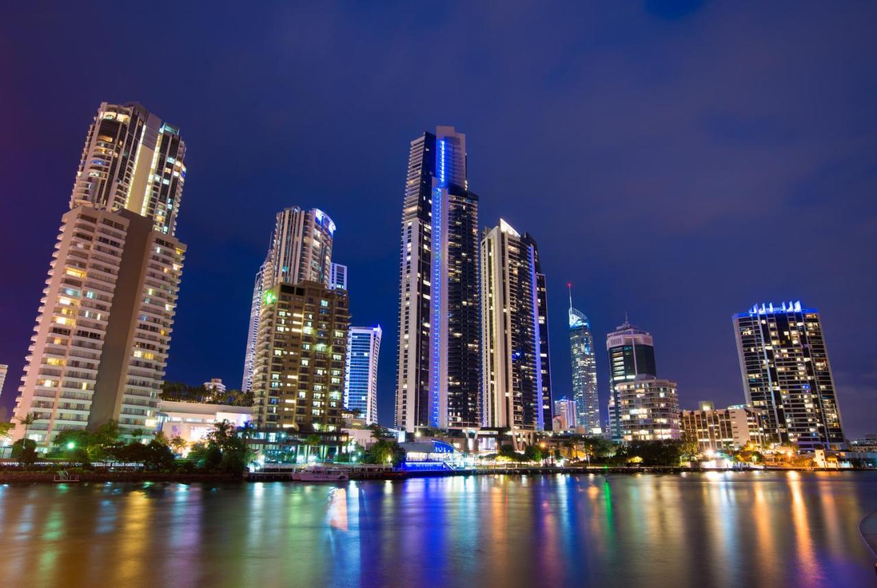 Tiki Hotel Apartments Surfers Paradise Голд-Кост Экстерьер фото